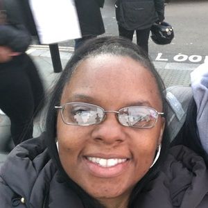 Meet your Posher, Adrienne